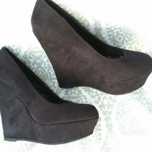 New Brash Wedge Heels Black size 6.5